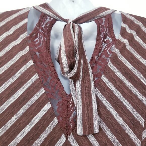 Entro Cut Out Tie back Chevron Print Swing Dress - Picture 4 of 10